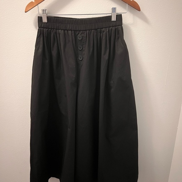 Black Short Sleeve with Culottes - Picture 7 of 8